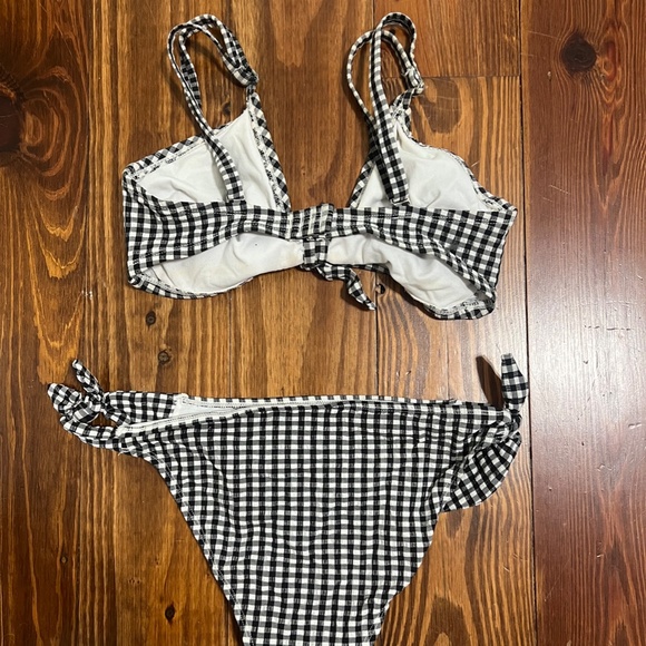 Swimsuit - Picture 2 of 7